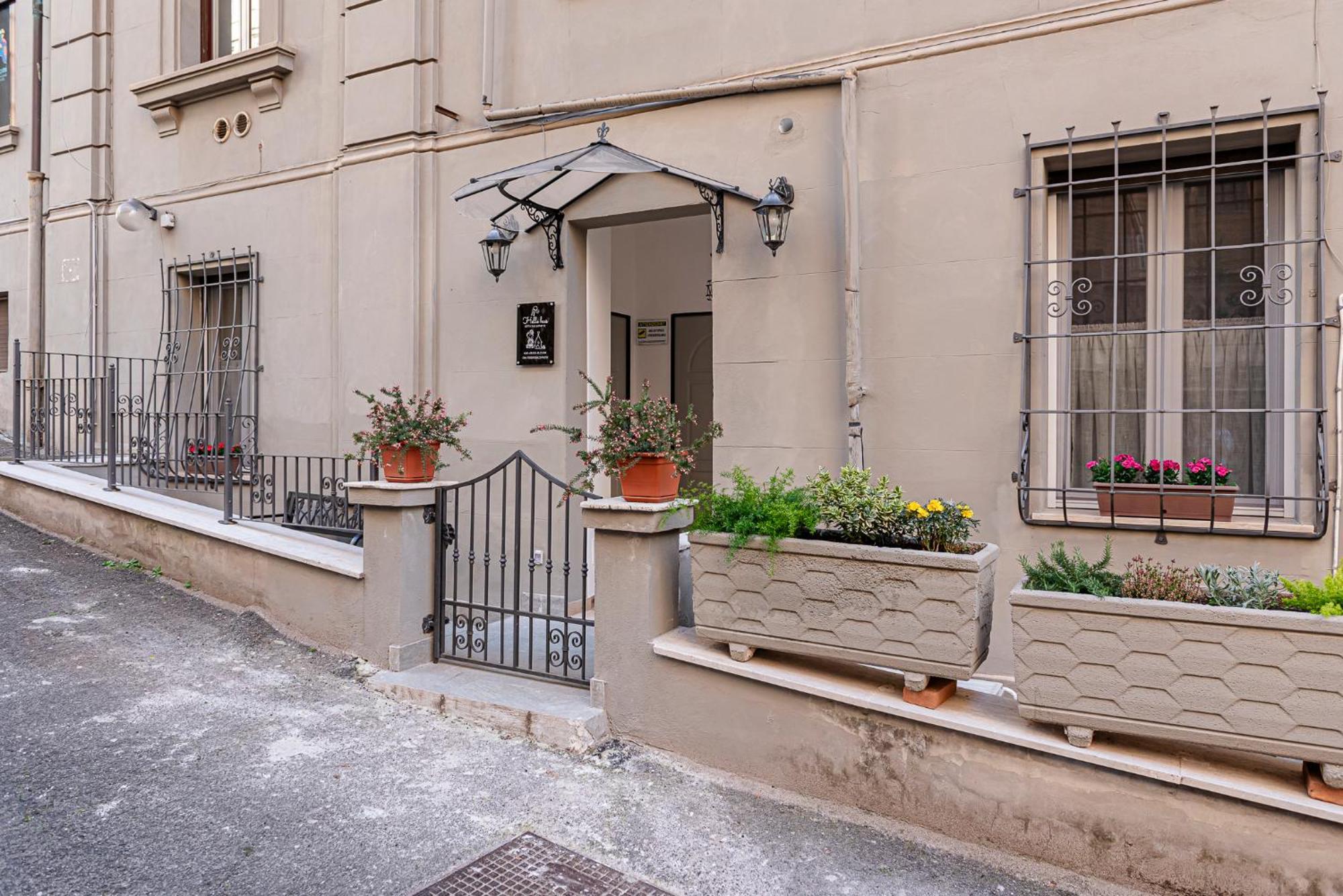 Helle Hus Guest House - 200M From Piazza Bologna Metro And 10 Minutes From The Colosseum Dış mekan fotoğraf