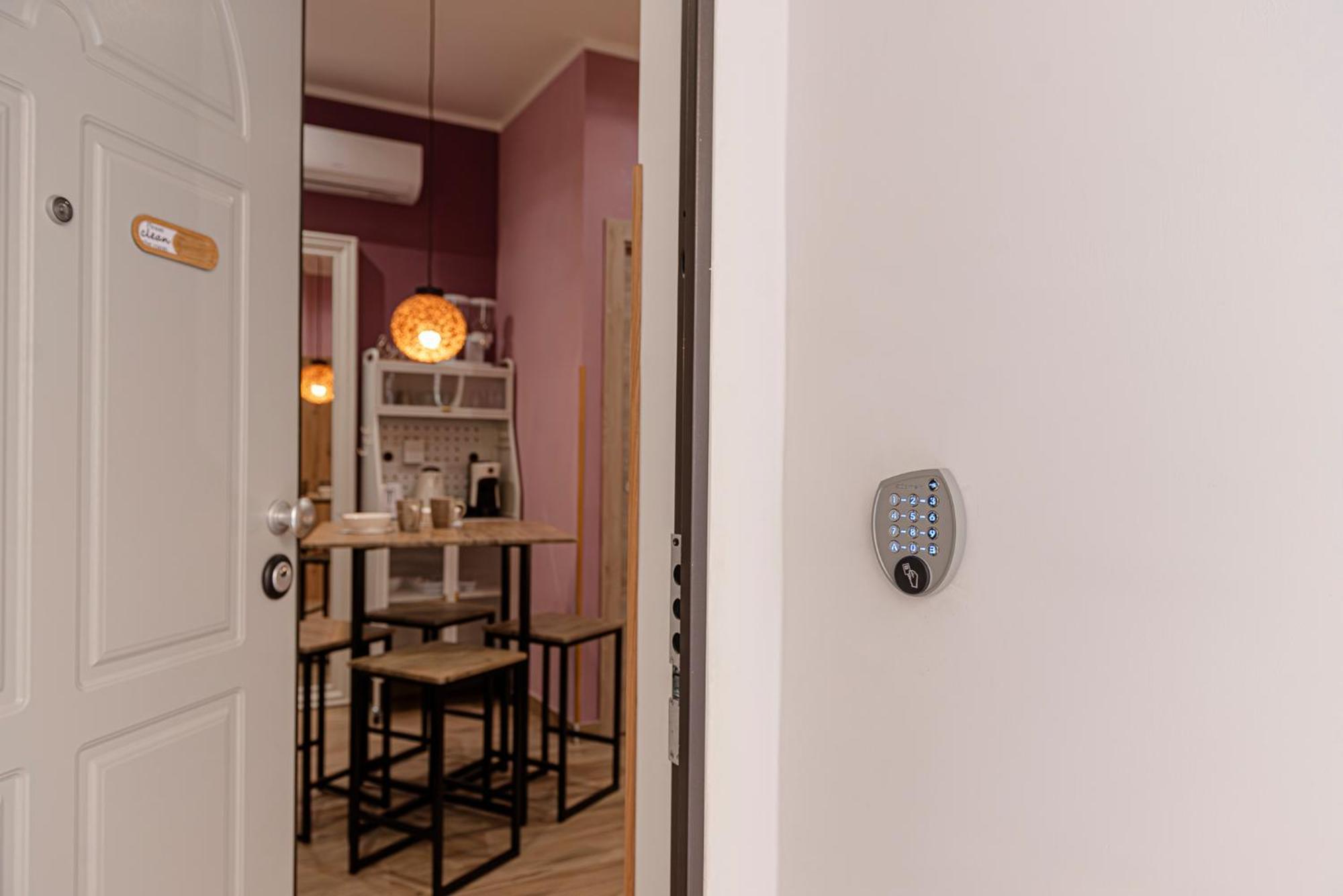 Helle Hus Guest House - 200M From Piazza Bologna Metro And 10 Minutes From The Colosseum Oda fotoğraf